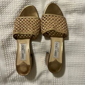 Authentic Jimmy choo size 6 gently used. Overall condition is great.